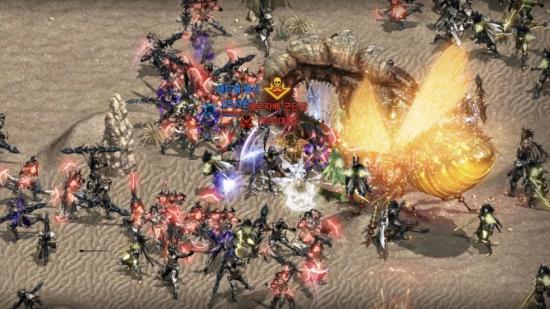 A bunch of players fighting an enemy boss in Lineage M