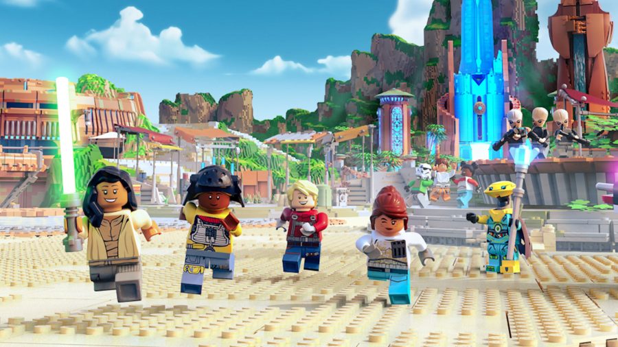 Lego Star Wars: Castaway characters running towards the screen