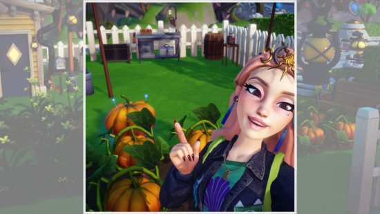 Disney Dreamlight Valley seeds - a player pointing at her pumpkin crops