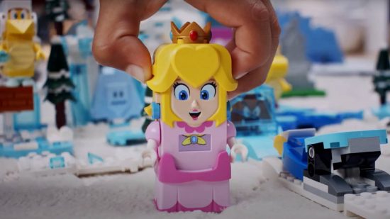 Lego Super Mario winter sets: a lego set shows a Lego version of Princess Peach among a snow-themed setting