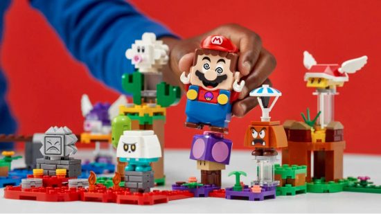Mario Lego: A Lego set is visible, based on characters from the Nintendo franchise Super Mario