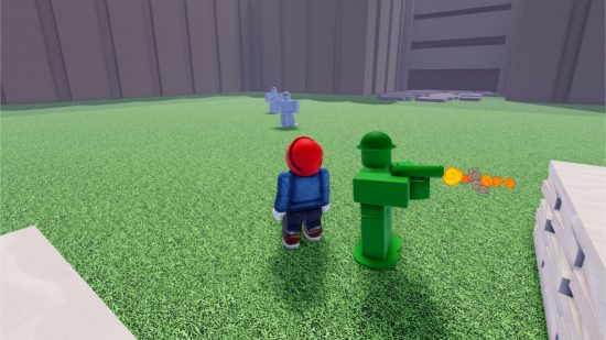 Códigos de Toy SoldierZ: un avatar con una blusa azul que mira a dos enemigos mientras un soldado de juguete verde está junto a ellos disparando