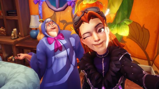 Disney Dreamlight Valley Update: Die Märchenpodin und ein Charakter in einem orangefarbenen Haus