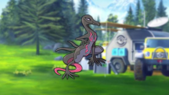Pokémon raro salazzle sobre un fondo forestal
