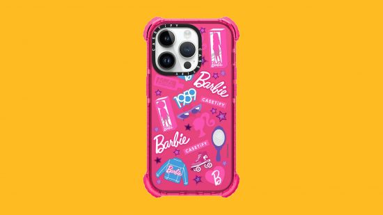 Najlepsze etui na iPhone'a: ​​różowe etui Ultra Impact Vasetify z motywem Barbie naklejone na tło mango
