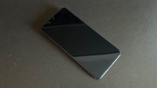 Image of the Xiaomi 13T Pro with a blank screen for review