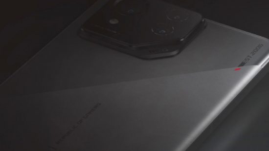 Screenshot of the Asus Rog Phone 8 X image with exposure up to reveal more of the phone