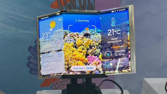 Custom image of the Samsung Flex S concept with three screens