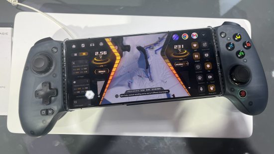 Shadow Blade 2 controller at MWC