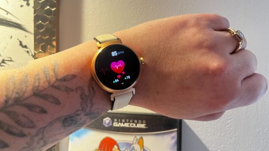 Oukitel BT30 review: The watch on a wrist in its BPM mode