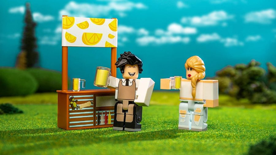 Roblox toy characters selling lemonade