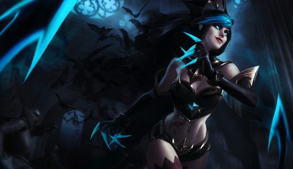 Evelynn in her shadow outfit